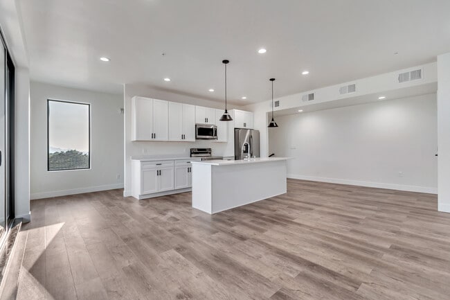 Foto del edificio - Shred Ready Homes