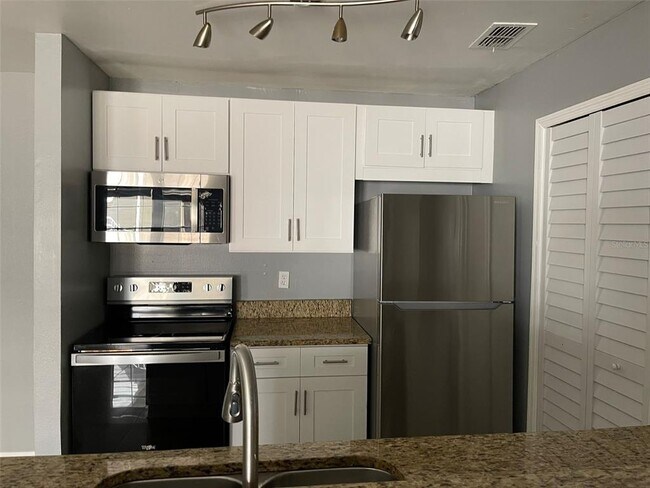 Building Photo - 5974 Westgate Dr