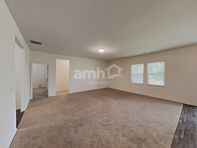 Foto del edificio - 7248 Deering Court