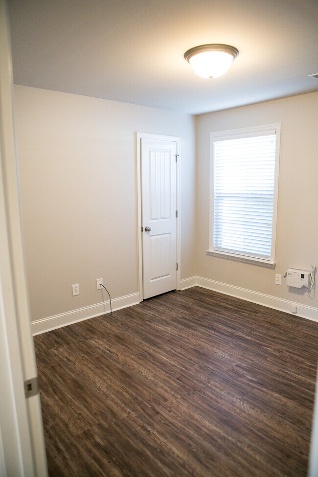 segundo dormitorio - 307 Dovington Dr
