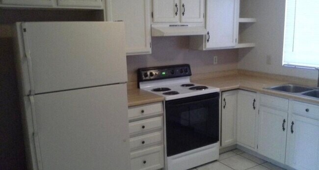 Foto del edificio - 2240 W Carson Dr