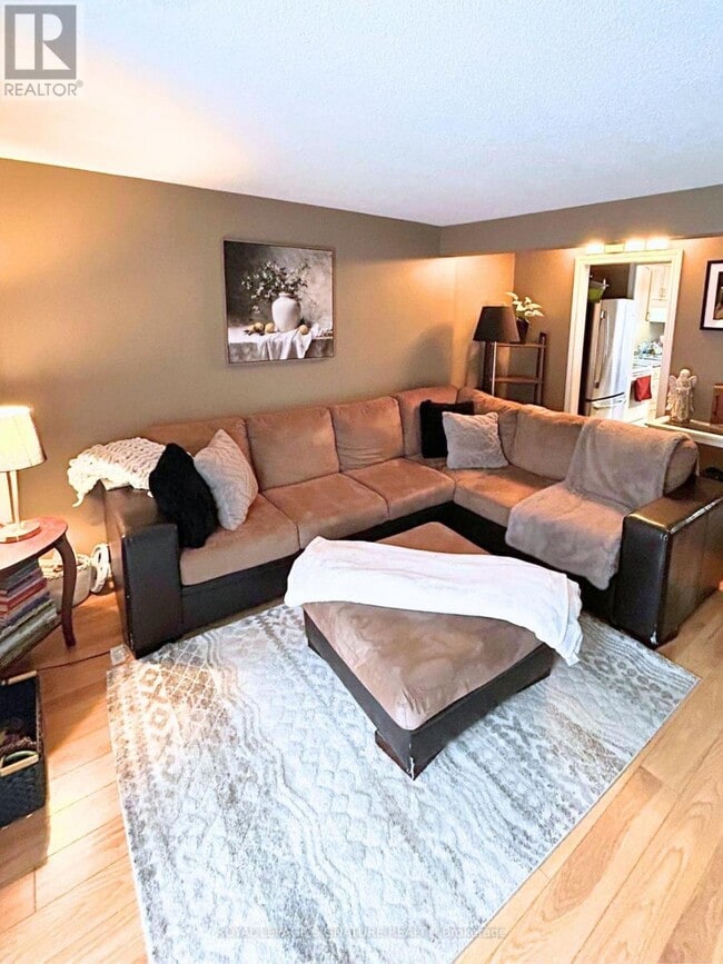 Building Photo - 276 Benesfort Crescent