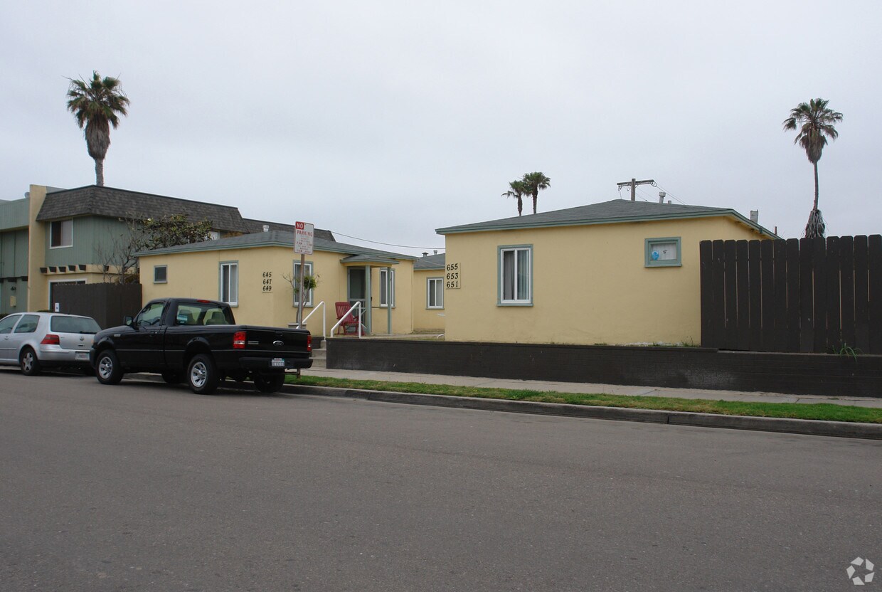 Foto del edificio - 645-651 Seacoast Dr
