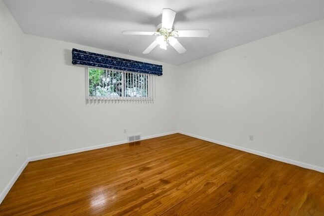 Building Photo - 28314 James Dr