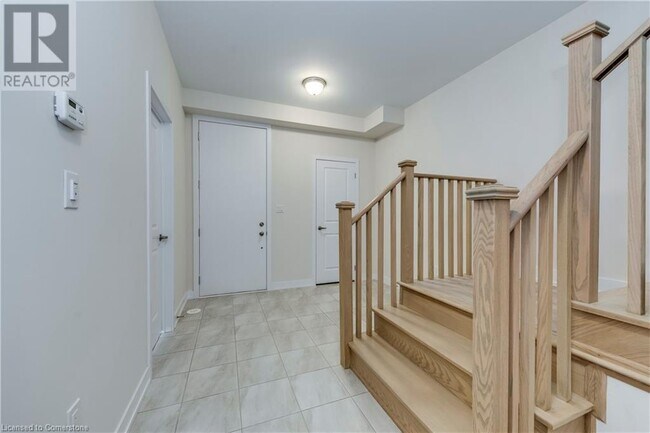 Building Photo - 3075 Welsman Gdns