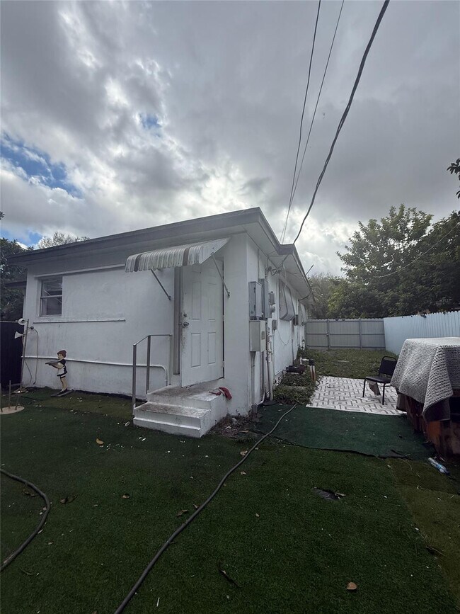 Foto del edificio - 6315 SW 32nd St