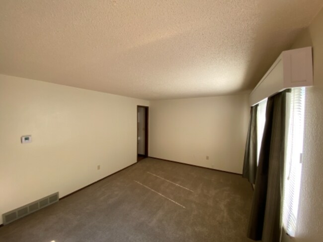 Building Photo - 3035 17th Ave