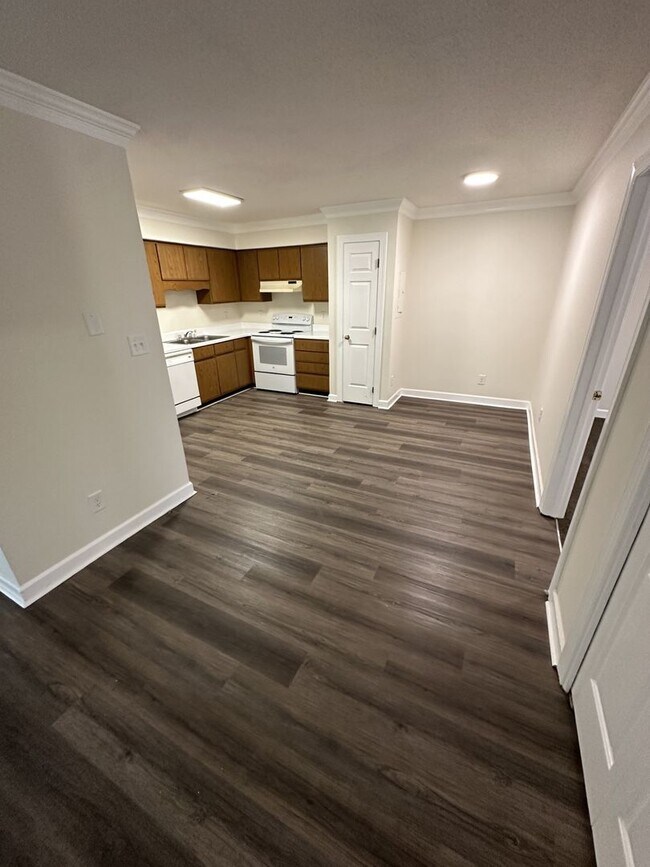 Building Photo - 2 Bedroom 2 Bathroom Condo!