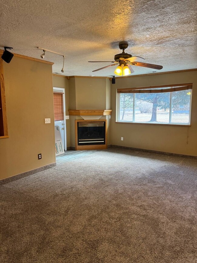 Building Photo - MONROE PROPERTY RENTALS (BLUE HOUSE)