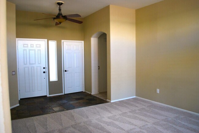 Foto del edificio - 78900 Champagne Ln