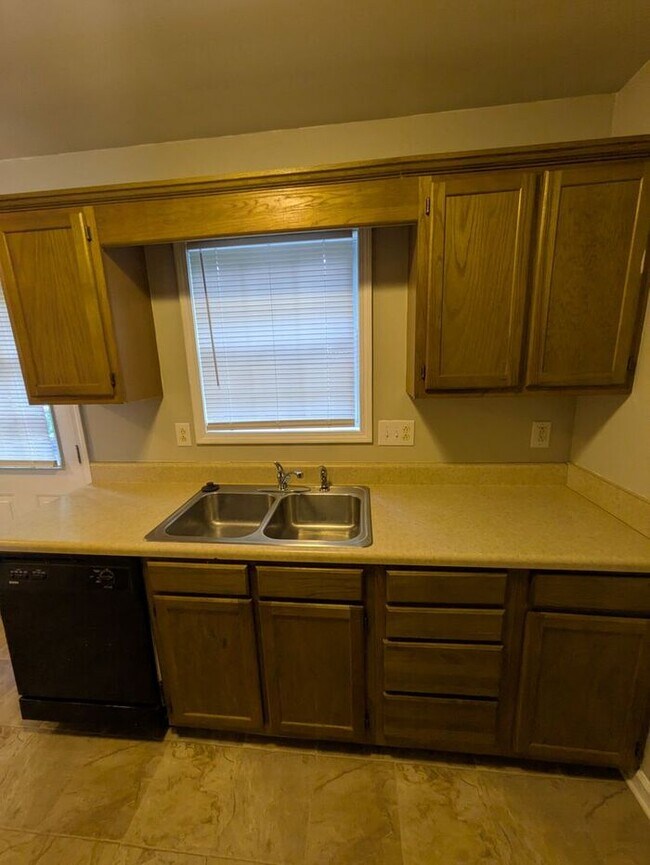 Foto del edificio - 2BD/1.5BA Townhome in Strawberry Patch Complex