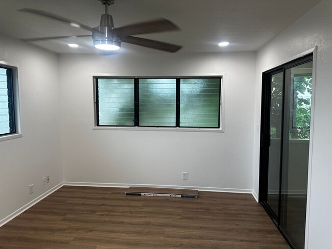 2 bedroom 1 bath Cottage in the Aliamanu/Salt Lake area - 2 bedroom 1 bath Cottage in the Aliamanu/Salt Lake area Townhome