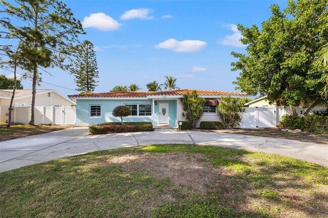 Building Photo - 3555 Belle Vista Dr E