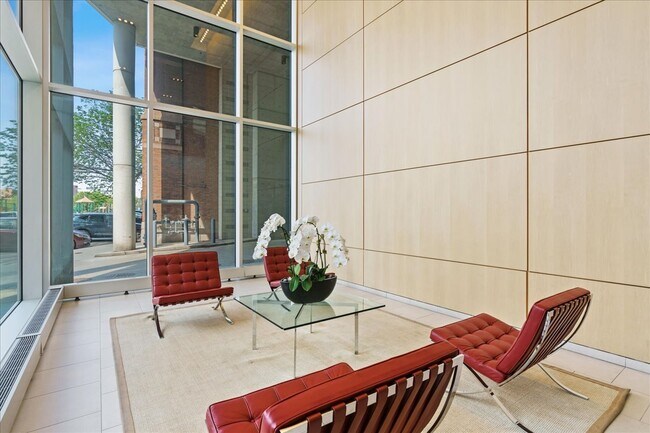 Foto del edificio - 510 W Erie St