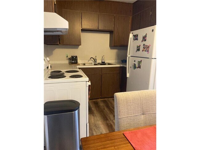 Foto del edificio - 311 W Bert St