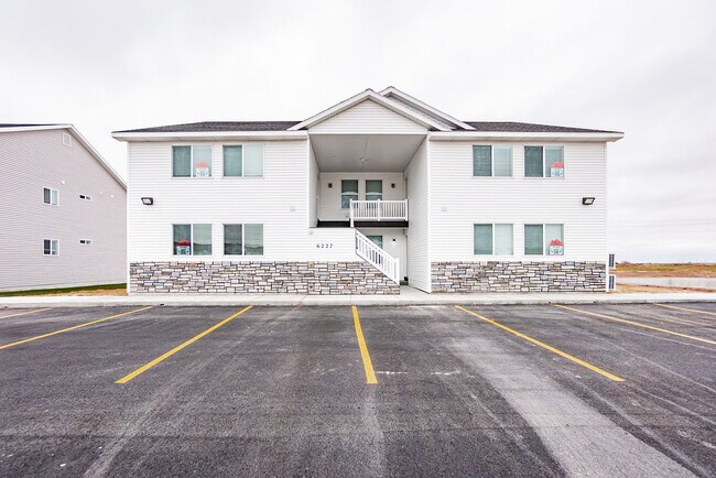 Building Photo - 6227 N Silver Fox Rd