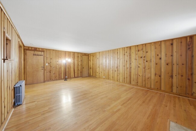 Building Photo - 7058 S Fairfield Ave