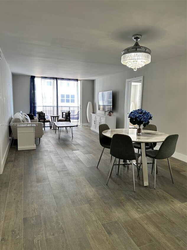 Foto principal - 6039 Collins Ave