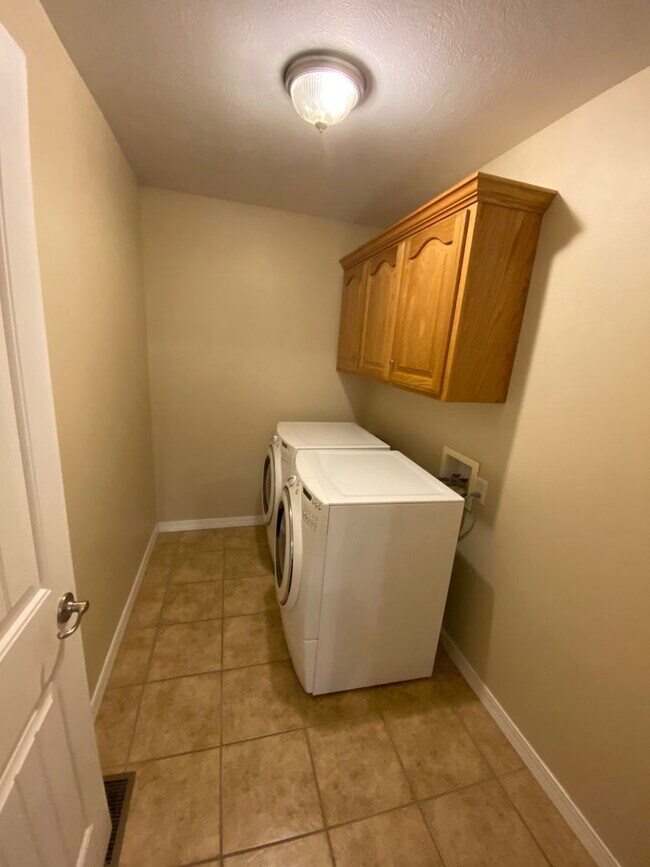 Foto del edificio - Spacious 4-Bedroom Home Just Minutes from Ft. Leonard Wood
