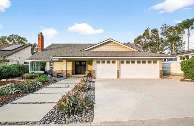 Building Photo - 2109 Smokewood Ave