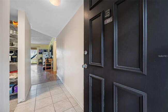 Building Photo - 1100 E Bay Dr