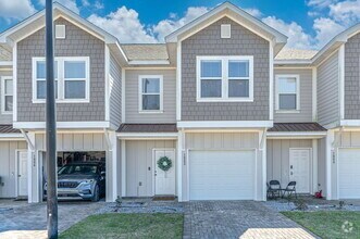 Building Photo - 1802 Stable Ln