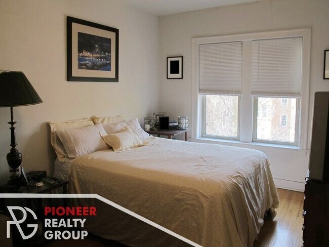 Foto del edificio - 4817 N Wolcott Ave