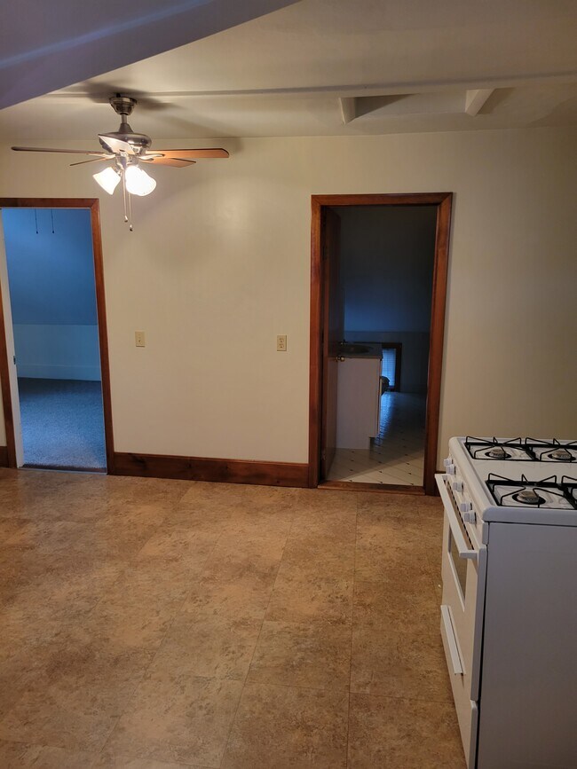 Kitchen - 65 Blackburn St