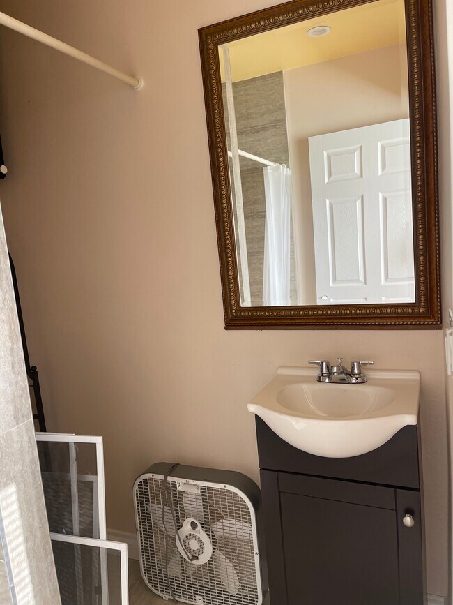 Sink / Vanity / Toilet - 10600 Lemona Ave