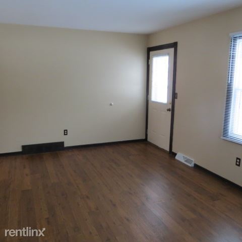 Building Photo - 3 br, 1.5 bath House - 67 James St