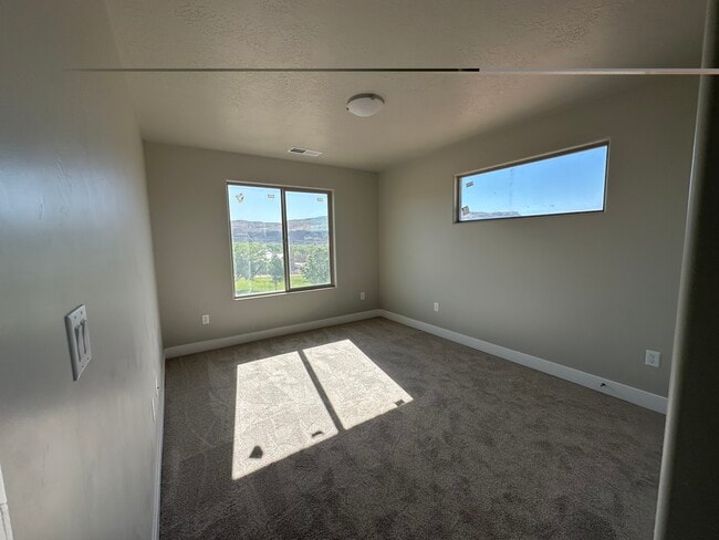 Building Photo - 408 N 480 W