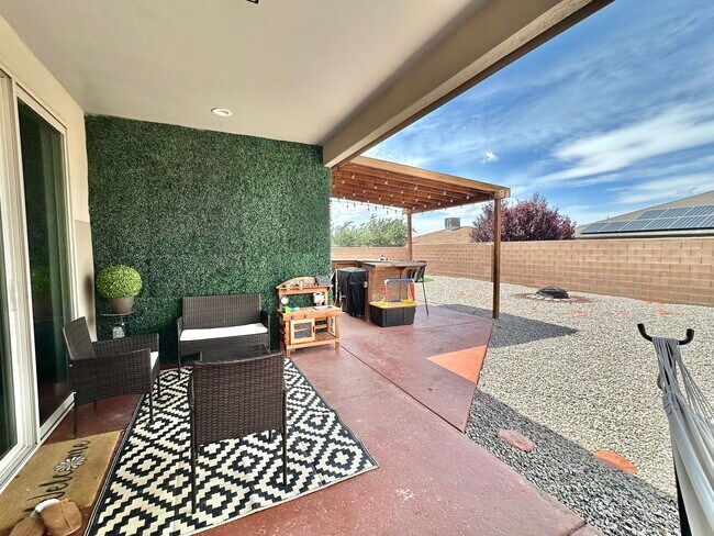 Building Photo - 1077 El Nido Dr
