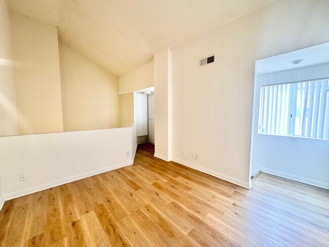 Foto del edificio - 5302 Cartwright Ave North Hollywood, CA 91601