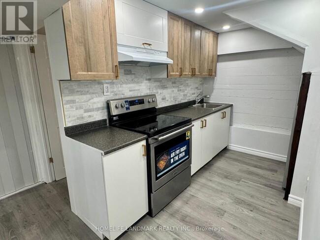 Photo du bâtiment - 1316 Simcoe St S