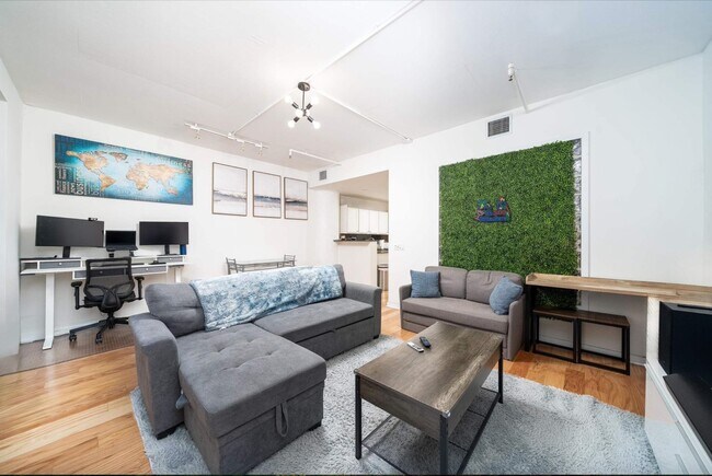 Foto del edificio - 689 Marin Blvd