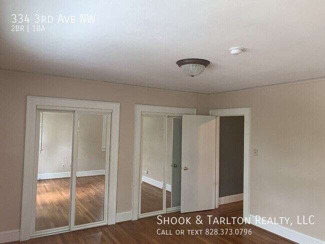 Foto del edificio - 334 3rd Ave NW