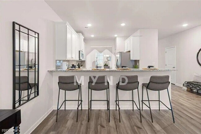 Foto del edificio - 3 br, 2.5 bath Townhome - 2820 Saratoga La...