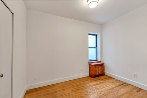 Foto del edificio - 8268 Austin St