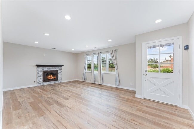 Building Photo - 16121 Fantasia Ln