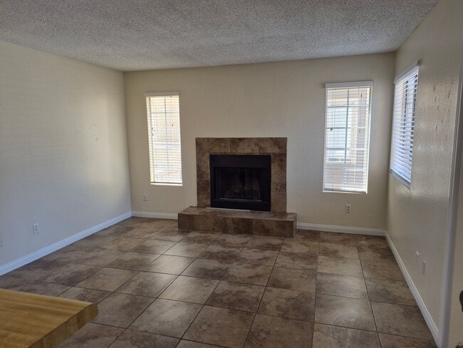 Building Photo - 2664 Bryandouglas Dr