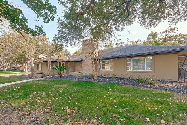 Foto del edificio - 2511 Maroneal St