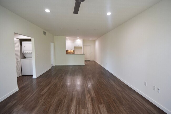 Building Photo - 7851 Ventura Canyon Ave