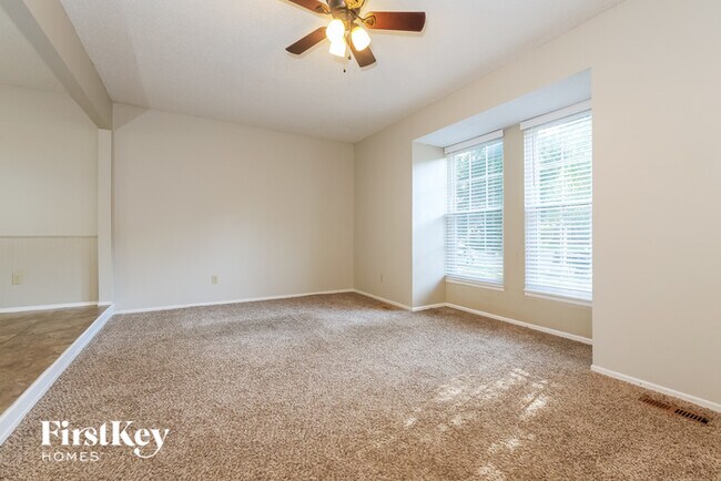 Building Photo - 14000 S Tomahawk Dr