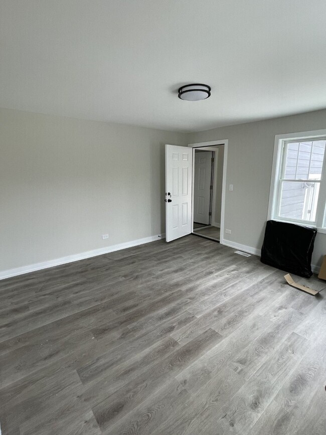 Foto del edificio - 5137 S Newland Ave
