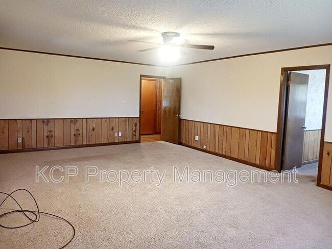 Building Photo - 600 Paw Paw Rd