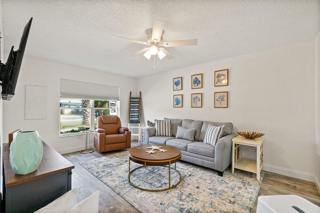 Primary Photo - 103 A St