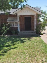 Building Photo - 2219 S Tyler St
