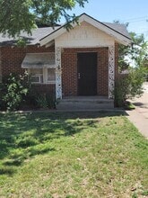 Building Photo - 2219 S Tyler St