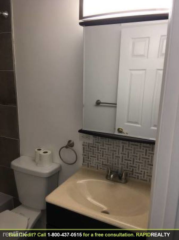 Building Photo - 207 Eldert St