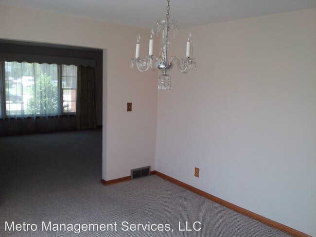 Building Photo - 4 br, 3 bath House - 3345 Newburg Road